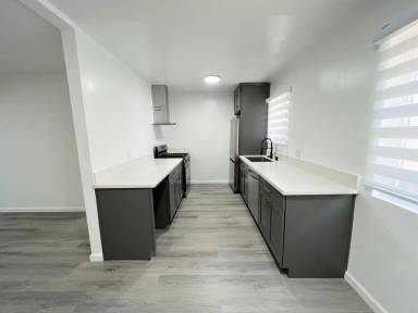 Main picture of 1063 Justin Ave