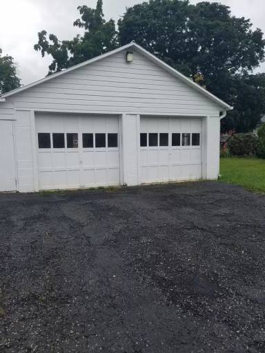 Main picture of 8512 Anthony Hwy