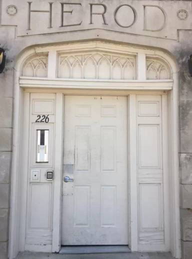 Main picture of 226 W 9th St