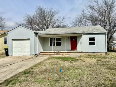 Main picture of 610 W 1st St