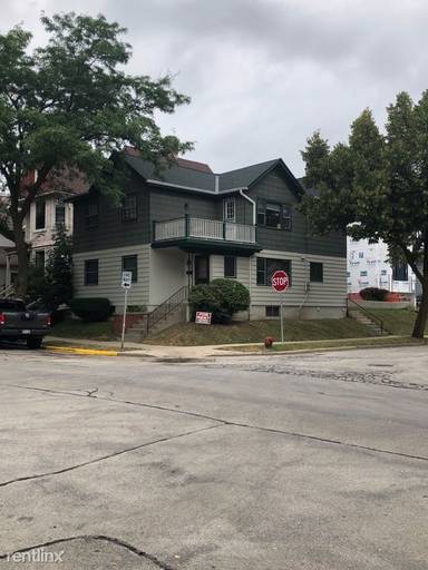 Main picture of 1750 N Astor St