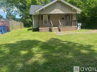 Main picture of 2426 Dundeen St