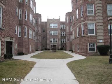 Main picture of 7018 N Sheridan Rd