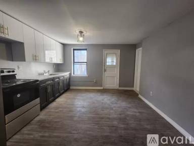 Main picture of 140 S Clark St