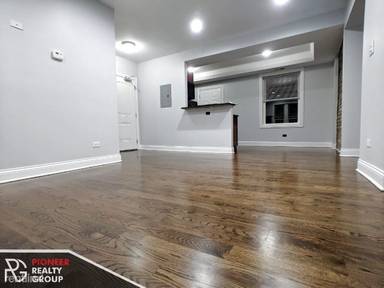 Main picture of 7724 N Ashland Ave