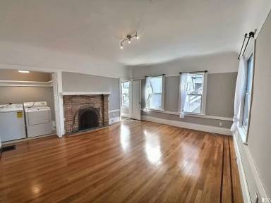 Main picture of 383 21st Ave