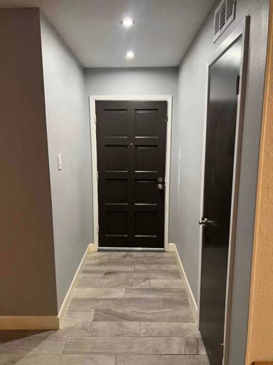 Main picture of La Plaza Condominiums