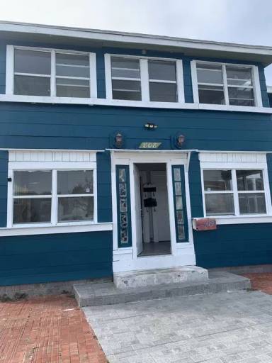 Main picture of 808 S Grandview Ave