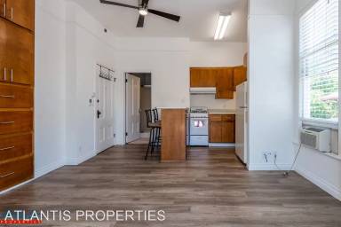 Main picture of 232 S 10th St
