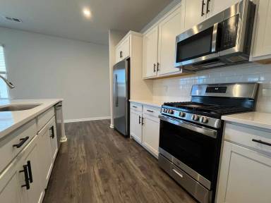 Main picture of 619 Isleworth Ln