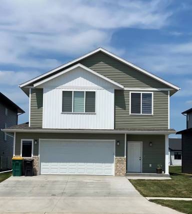 Main picture of 972 27th Ave W