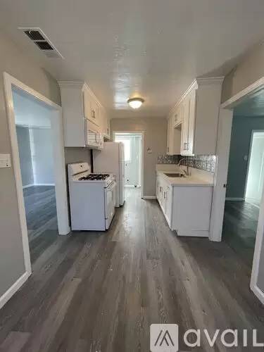 Main picture of 298 E 22nd St