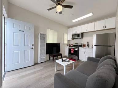 Main picture of 1478 Henderson Ave