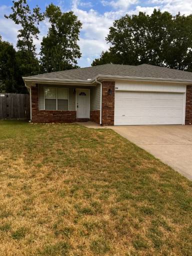 Main picture of 19 Holly Dr