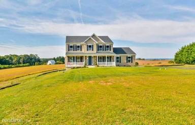 Main picture of 836 Holy Cross Rd