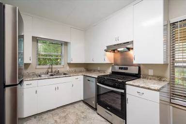 Main picture of 321 Thornhill Cir