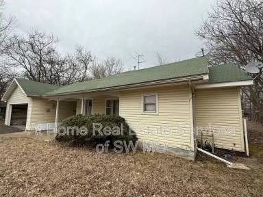 Main picture of 2755 E Bennett St
