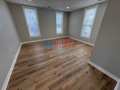 Main picture of 1101 W 3rd St