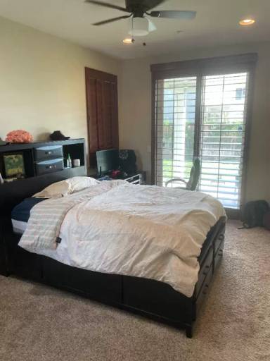 Main picture of 405 W Riverview Dr