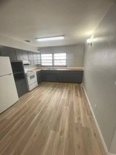 Main picture of 1113 W 7th St
