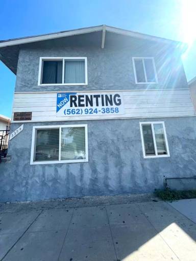 Main picture of 3384 Santa Fe Ave