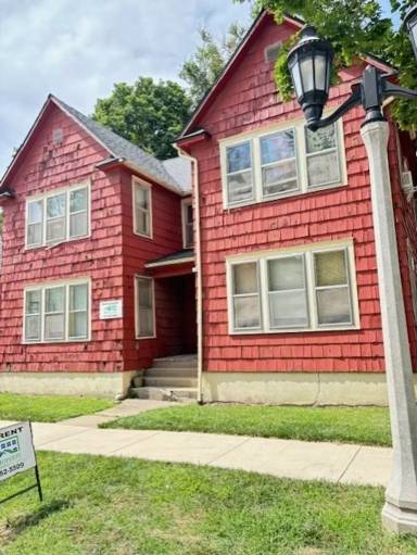 Main picture of 410 W Green St - 3