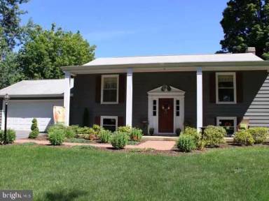 Main picture of 621 W Main St