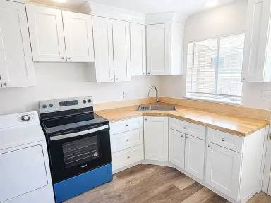 Main picture of 3621 S Sherman St