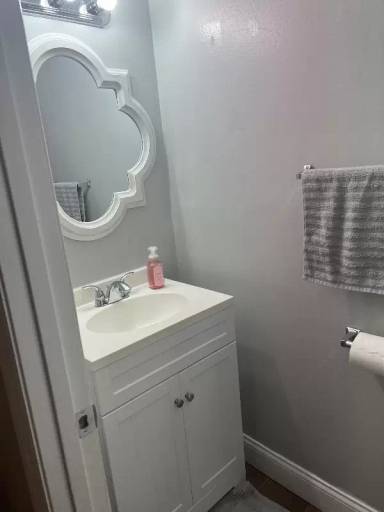 Main picture of 5085 Ernst Ct