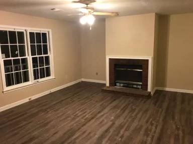 Main picture of 176 Lowry Rd