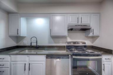 Main picture of 5101 S Madison Ave