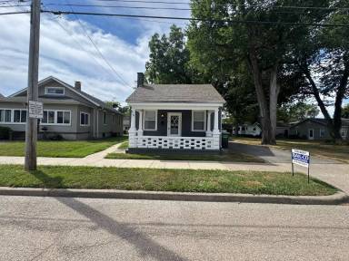 Main picture of 816 W Main St