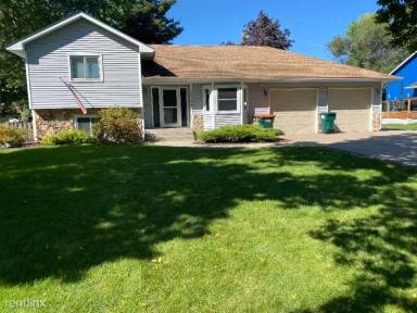 Main picture of 13184 Isanti St NE