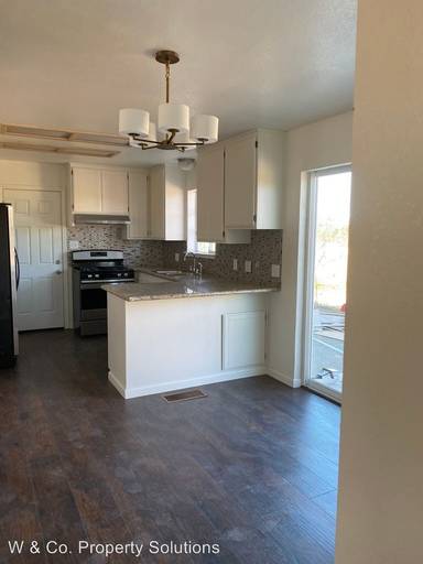 Main picture of 19260 Davidson Ln