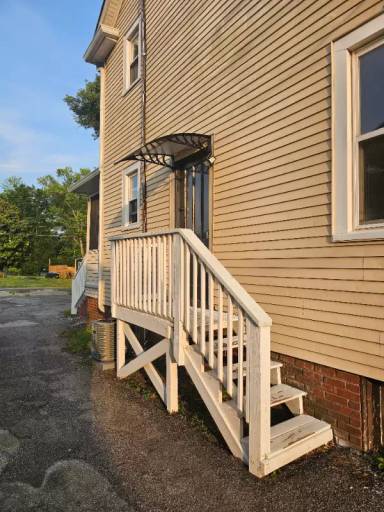 Main picture of 3720 N Broadway St