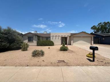 Main picture of 3730 E Winchcomb Dr