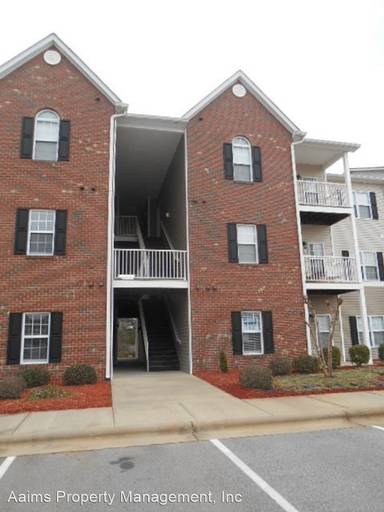 Main picture of 621 Marshtree Ln