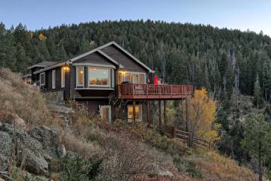 Main picture of 10197 Crest View Dr