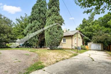 Main picture of 2200 Teller St