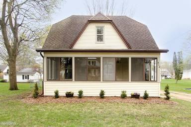 Main picture of 512 Emmons St SE