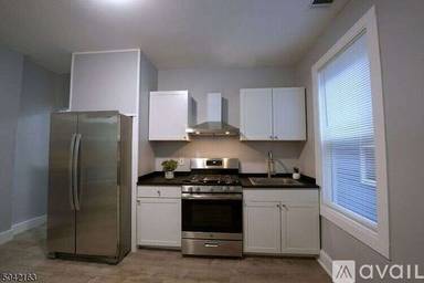 Main picture of 17 Northfield Ave