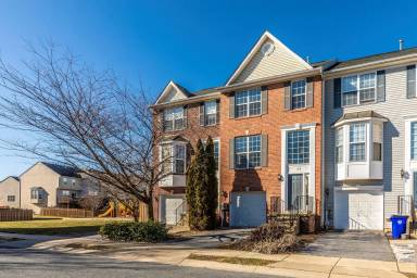 Main picture of 158 Fieldstone Ct