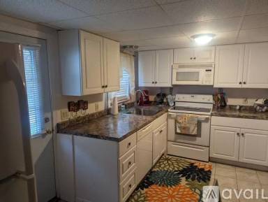 Main picture of 18 Clara Ln