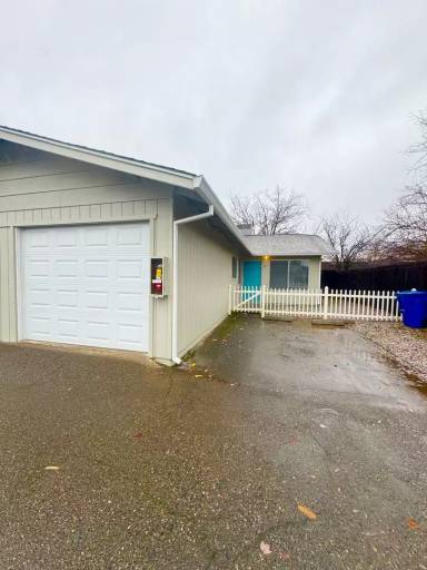 Main picture of 2474 Wilson Ave