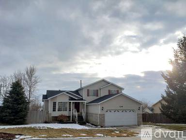 Main picture of 329 W 2225 N