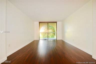 Main picture of 9440 Fontainebleau Blvd