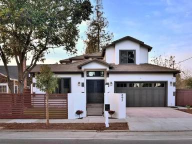 Main picture of 895 Coe Ave