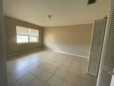 Main picture of 1570 E Breezy Ln