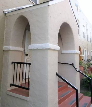Main picture of 1733 Seminary Ave