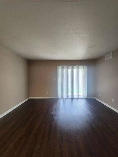 Main picture of 360 S Rosenberger Ave